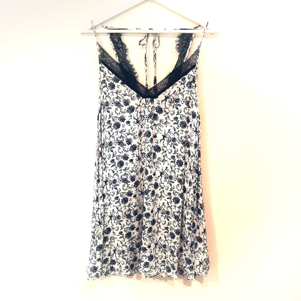 Kendall & Kylie soft white & blue w/ lace dress M